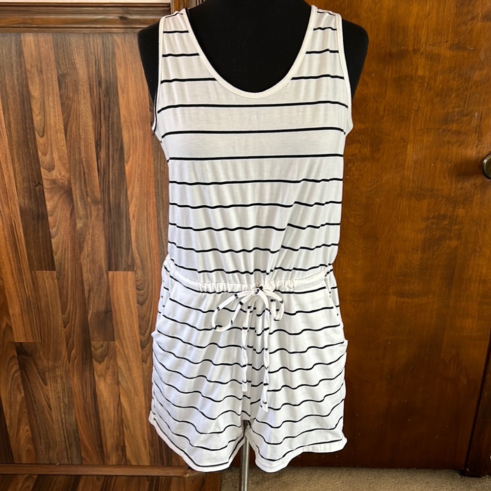 Stripped Tie Waist Romper